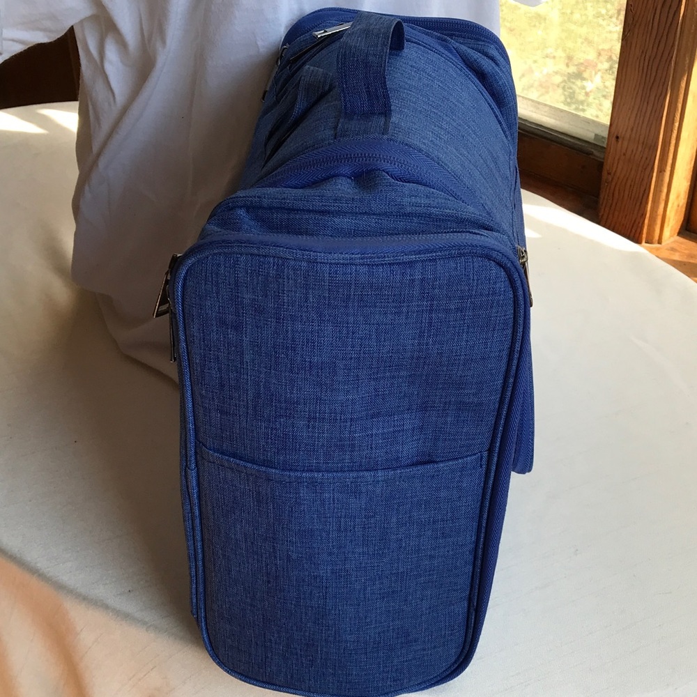Roomy Blue Toiletries Bag - Picture 4 of 5